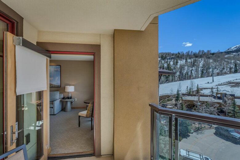 Balcony with beautiful mountain views