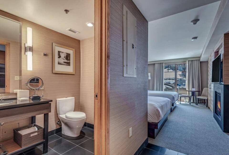 Secondary bathroom adjoining suite