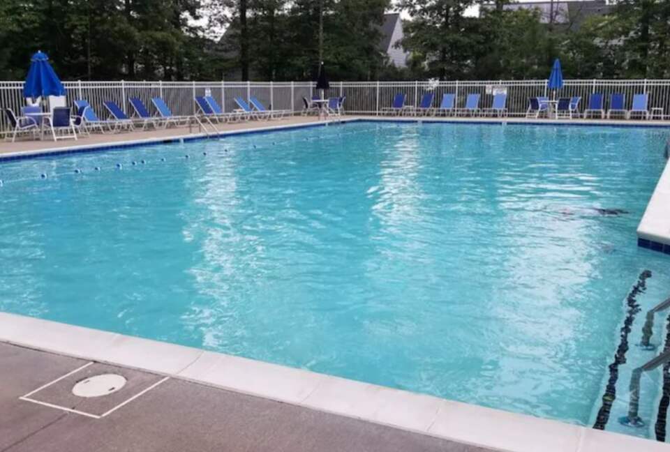 Community pool