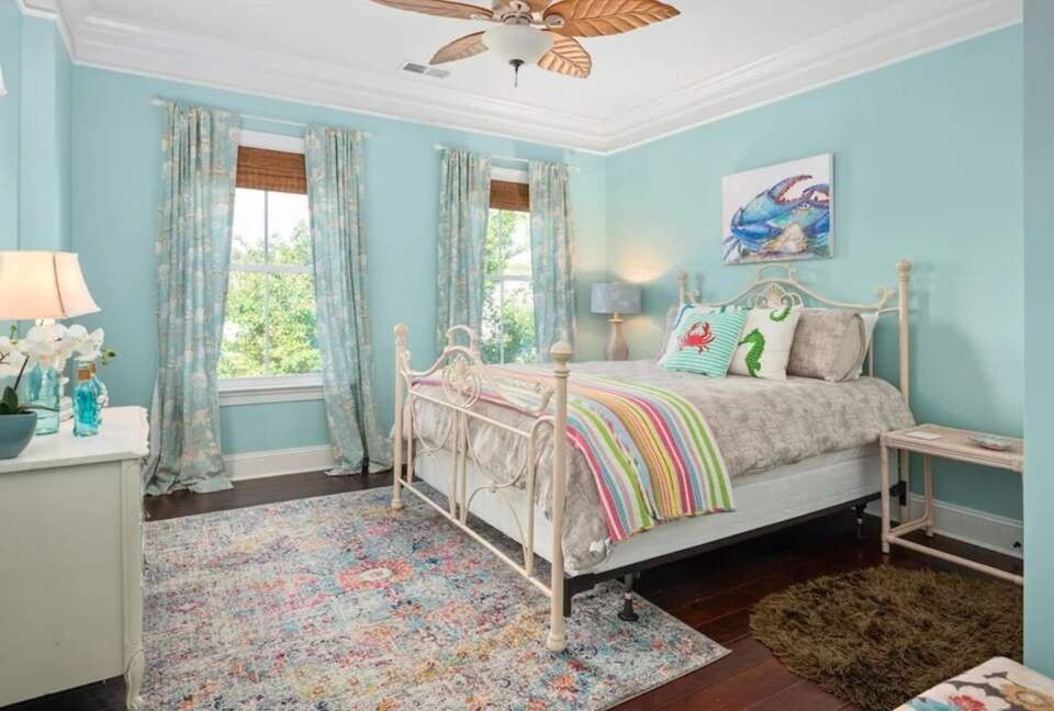 Beautiful secondary bedroom