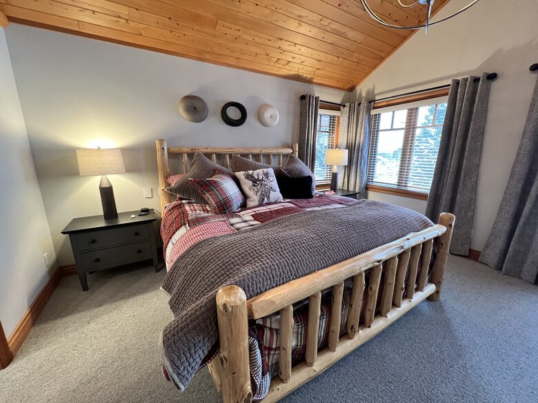 Master bedroom with mountain / golf course views