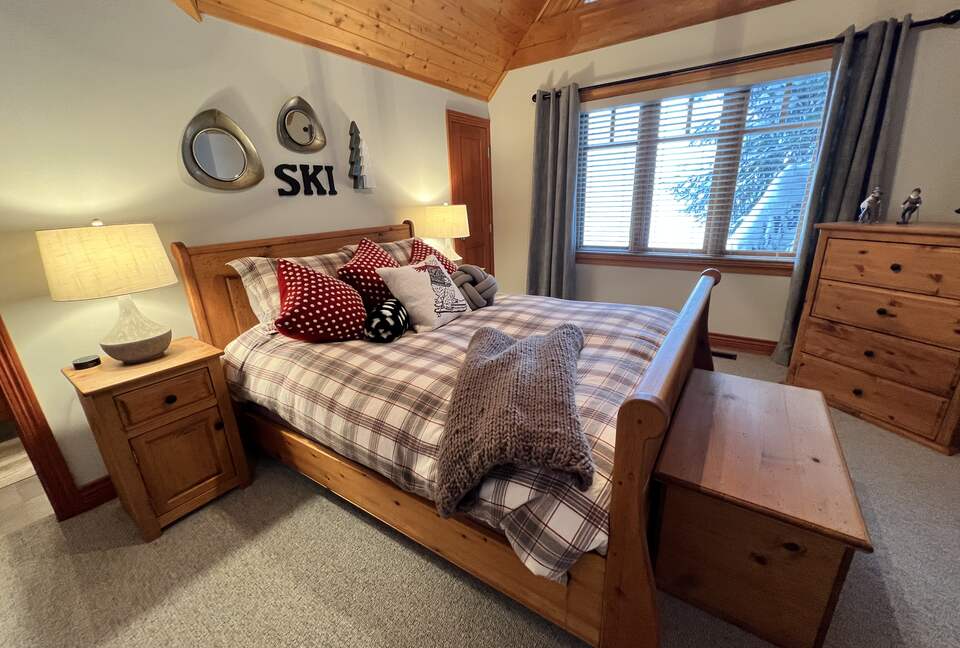 Bedroom #2 - Queen bed, desk, ensuite