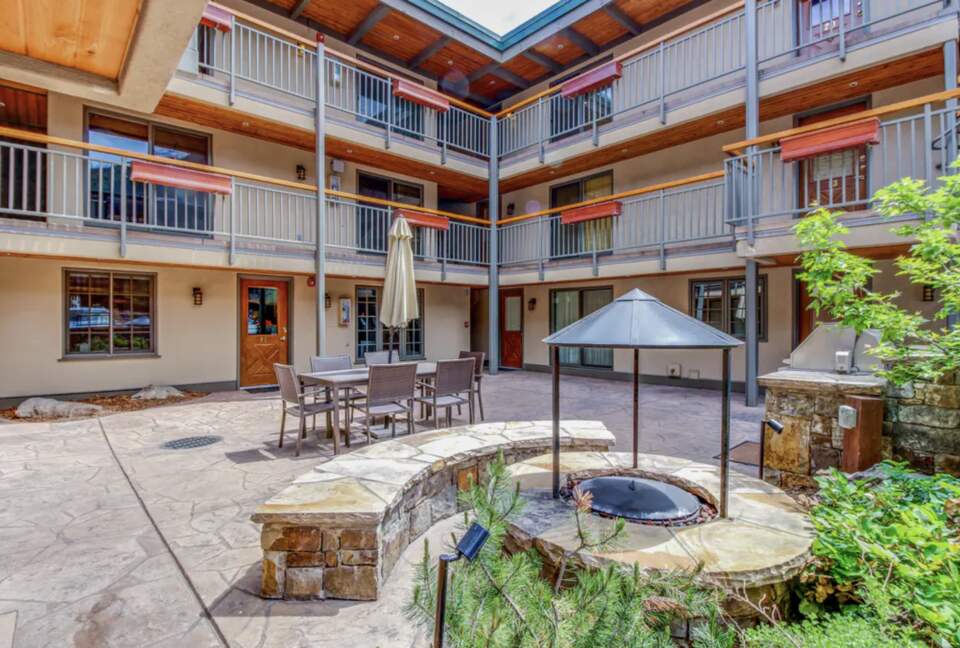 Home Exchange in Aspen, CO, community fire-pit