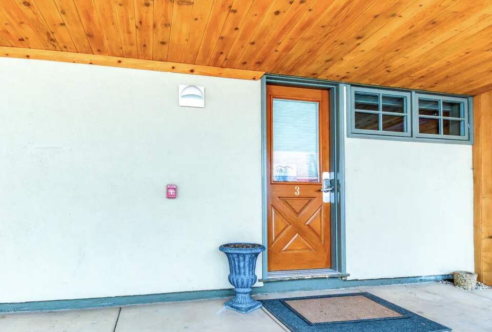 Home Exchange in Aspen, CO, front door