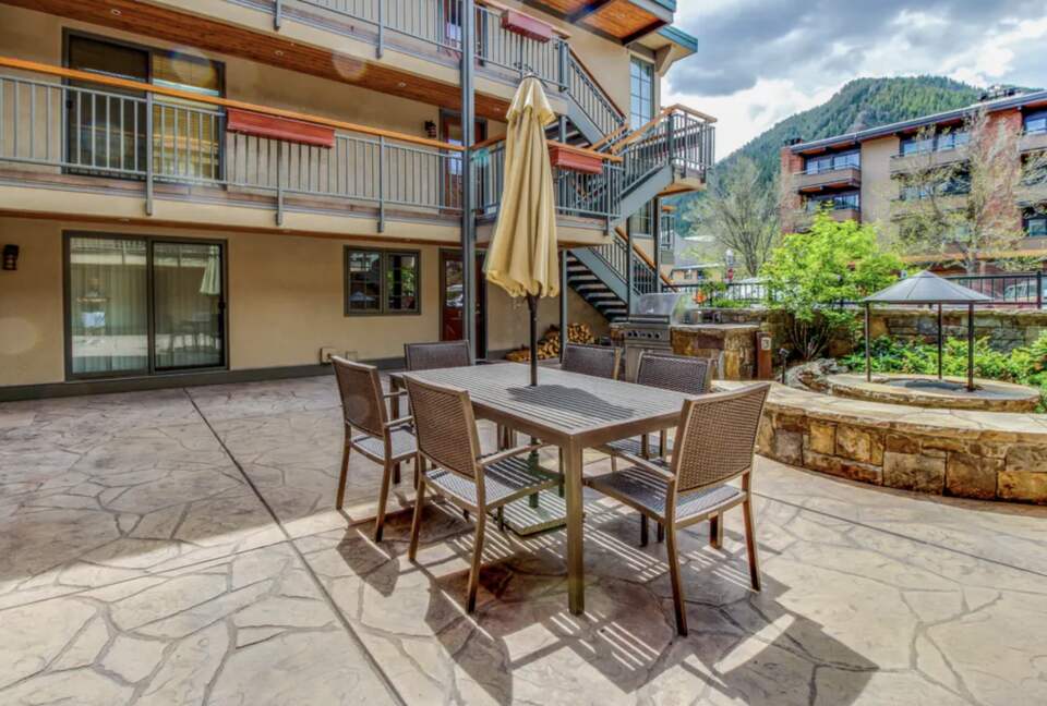 Home Exchange in Aspen, CO, community lounge