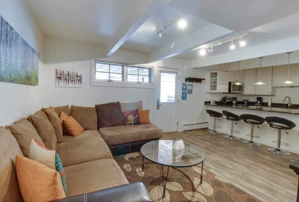 Home Exchange in Aspen, CO, open concept living area