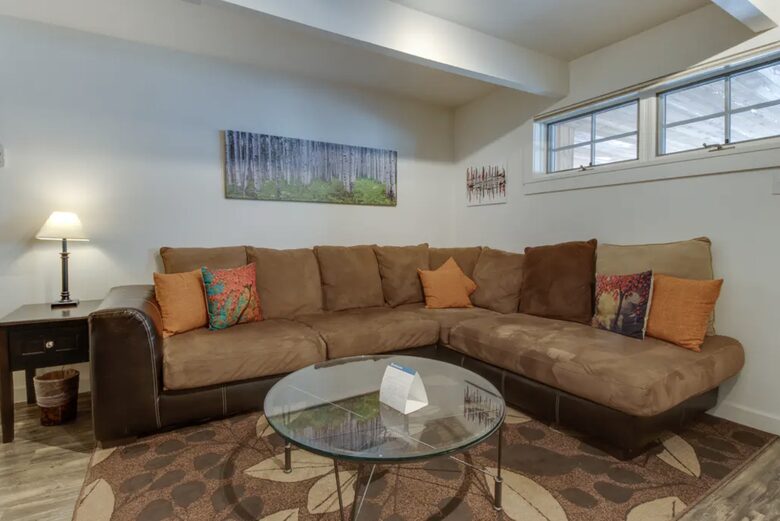 Home Exchange in Aspen, CO, cozy living room