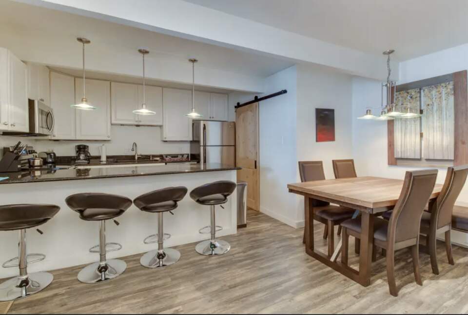 Home Exchange in Aspen, CO, open concept kitchen dining