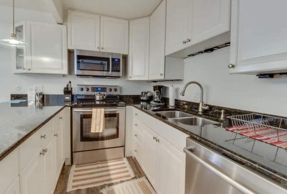 Home Exchange in Aspen, CO, perfect kitchen for meals in!