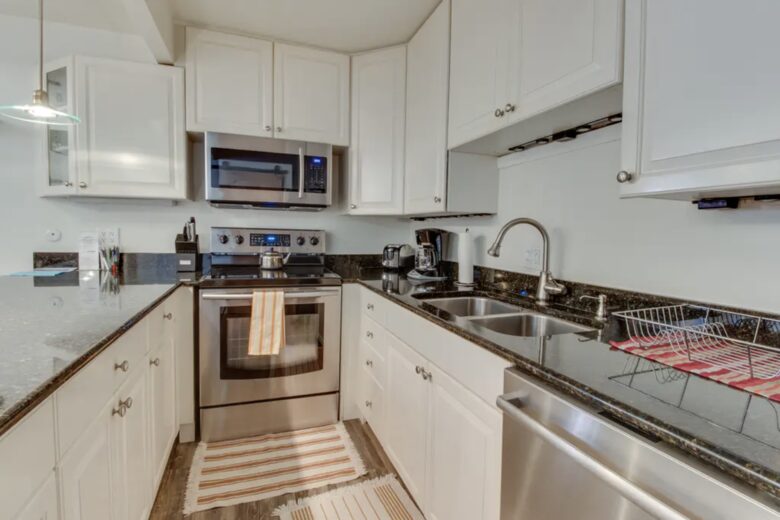 Home Exchange in Aspen, CO, perfect kitchen for meals in!