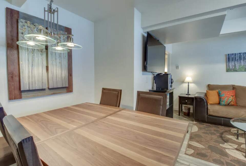 Home Exchange in Aspen, CO, open concept living space for cozy nights