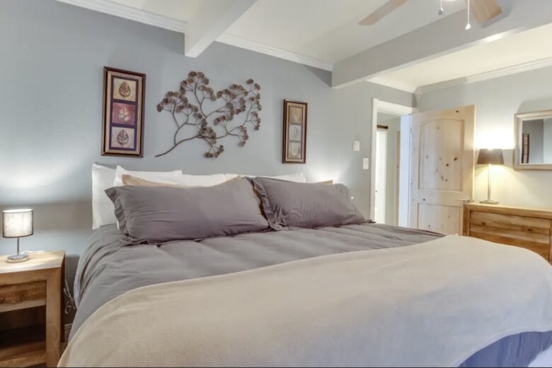 Home Exchange in Aspen, CO, large master bedroom with king bed