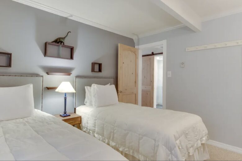 Home Exchange in Aspen, CO, twin to king bedroom