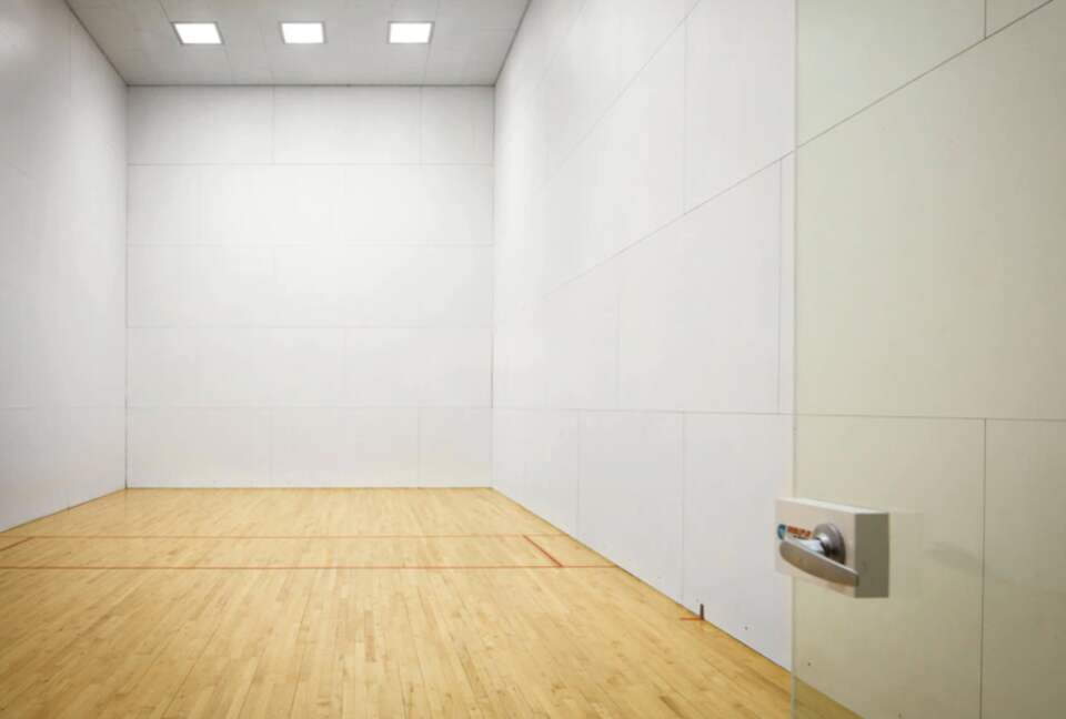 Racquetball room