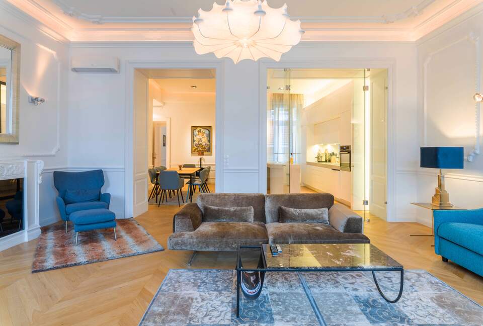 Budapest Old Town Luxury Retreat - Budapest, Hungary