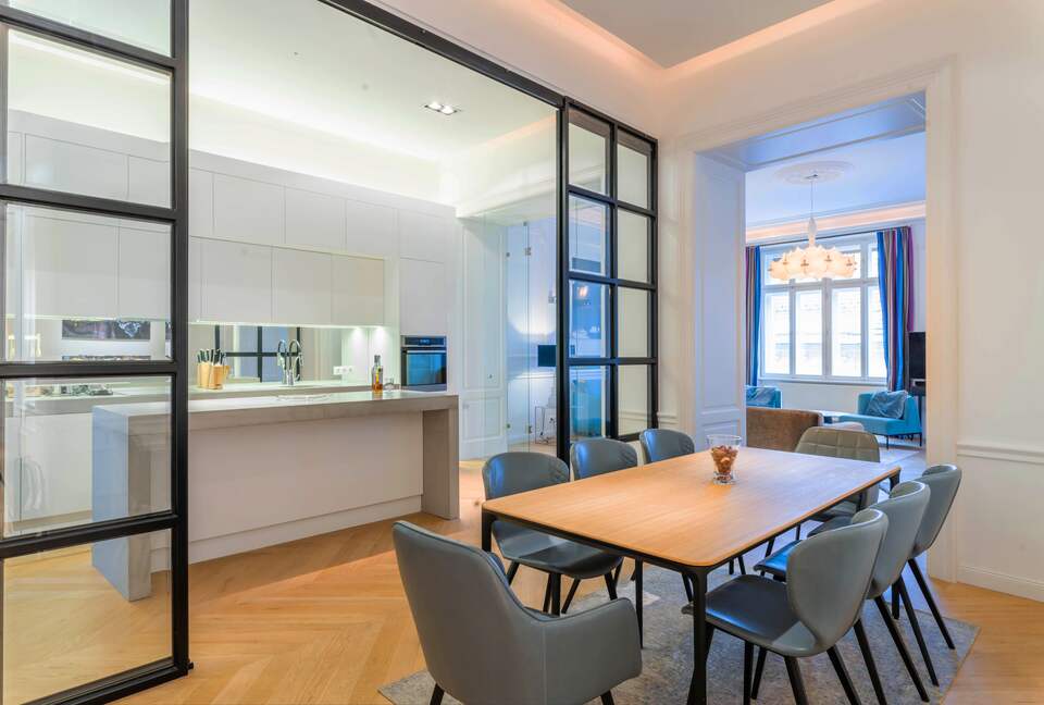 Budapest Old Town Luxury Retreat - Budapest, Hungary