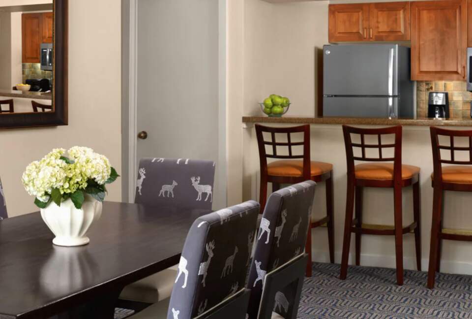 Vail Loft Dining room and open kitchen