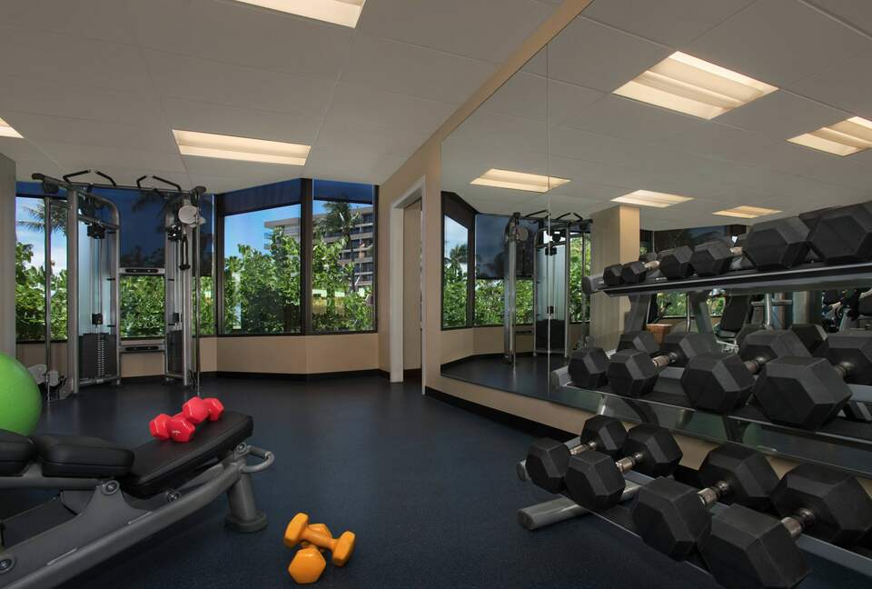 Home Exchange in Maui, HI, gym with weights and machines