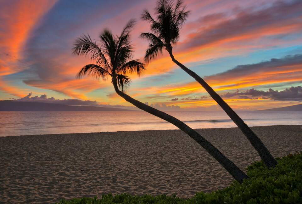 Home Exchange in Maui, HI, enjoy the sunset from the comfort of resort