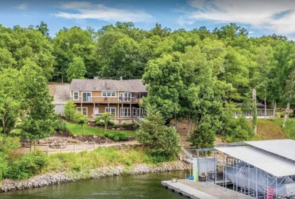 Lake of the Ozarks Waterfront Oasis