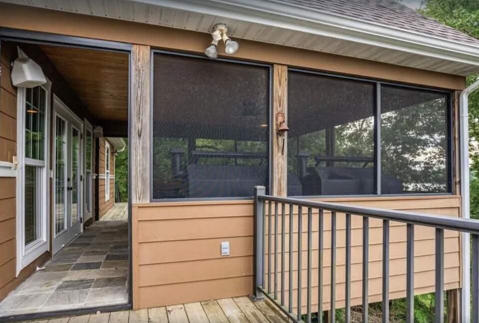 covered patio with grill