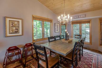 Home Exchange in Nisswa, MN, dining table