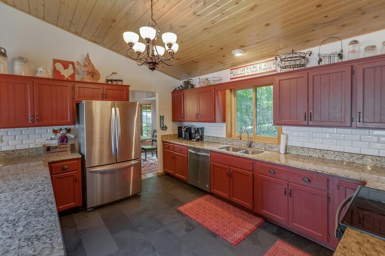 Home Exchange in Nisswa, MN, red kitchen