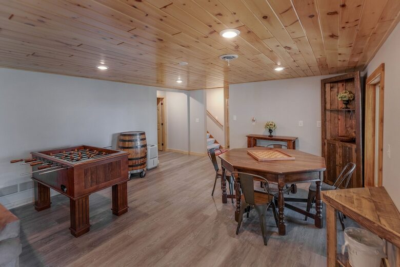 Home Exchange in Nisswa, MN, game room with second living space