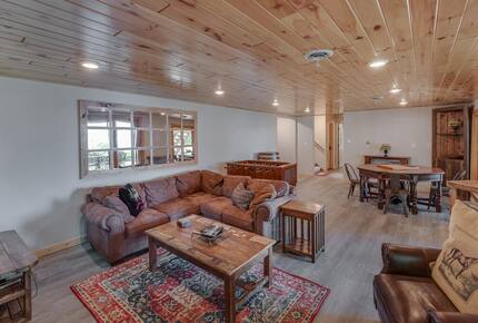 Home Exchange in Nisswa, MN, game room with second den