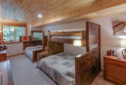 Home Exchange in Nisswa, MN, incredible bunk room with four beds