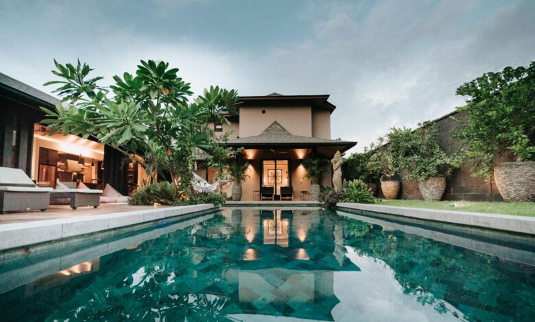 Lounge area and pool