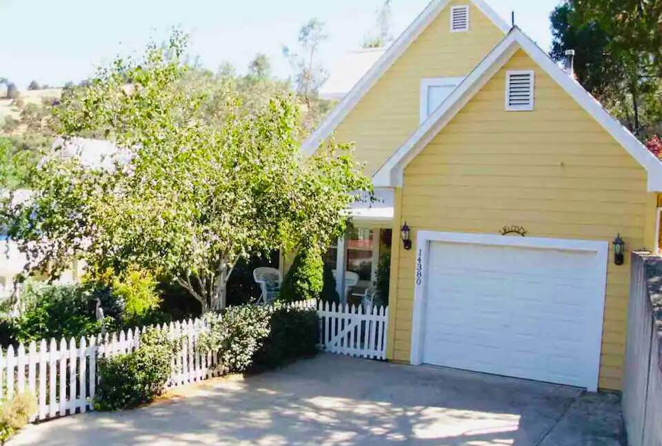 Home Exchange in Amador City, CA, wine country cottage