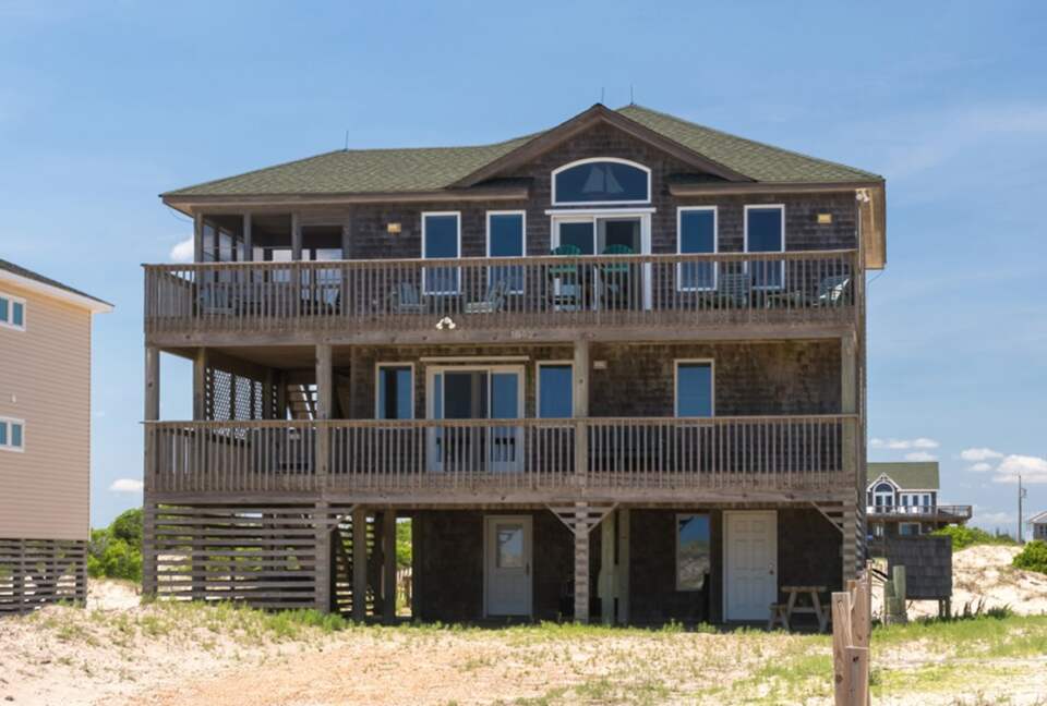Outer Banks getaway exterior - beachfront