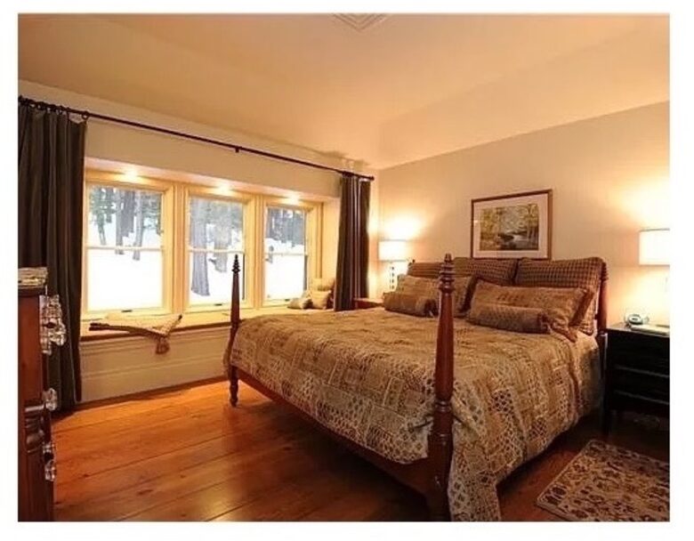 Home Exchange in Incline Village, NV, guest bedroom with window seat