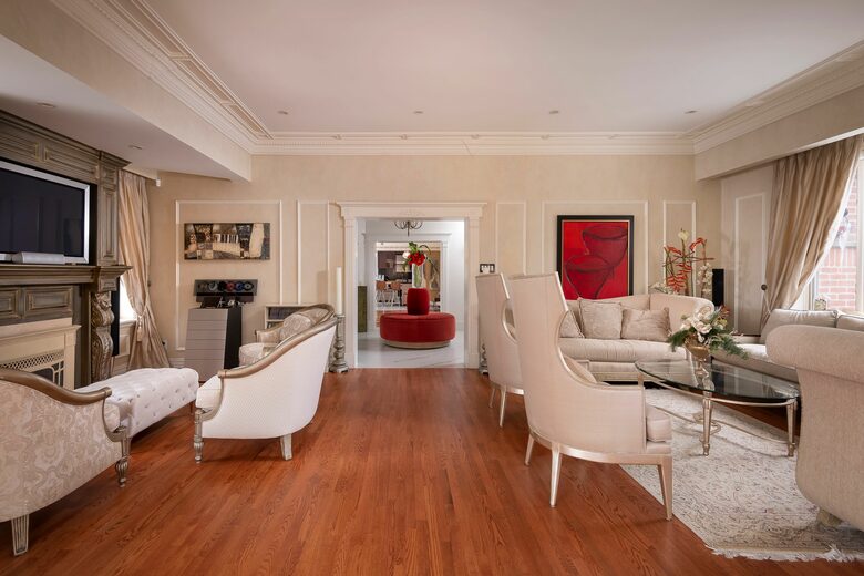 Manor in Montreal - Outremont, Canada