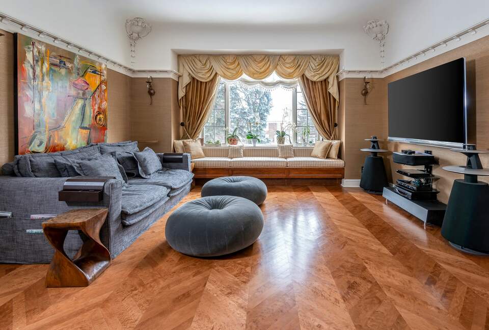 Manor in Montreal - Outremont, Canada