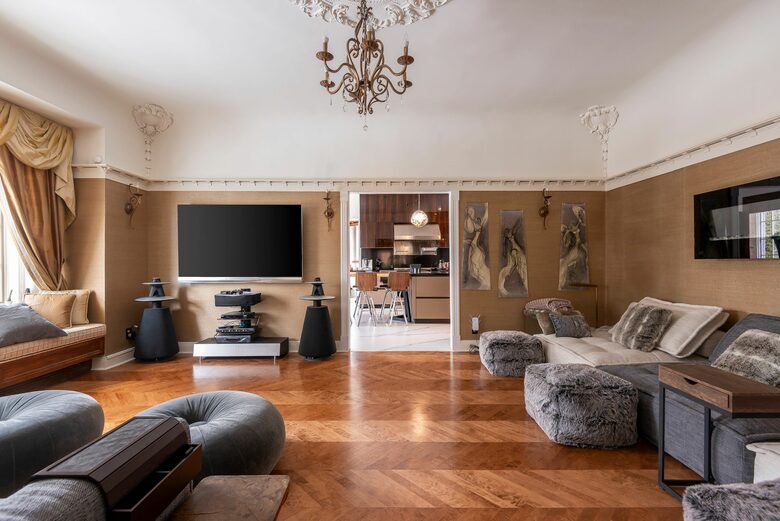 Manor in Montreal - Outremont, Canada