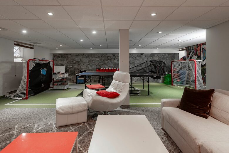 Manor in Montreal - Outremont, Canada