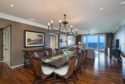 Home Exchange in Kahuku, HI, large dining room open concept living