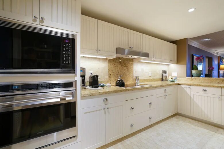 Home Exchange in Kahuku, HI, stainless steel chef-grade appliances