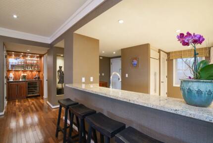 Home Exchange in Kahuku, HI, kitchen bar seats