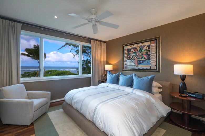 Home Exchange in Kahuku, HI, second master suite with ocean views