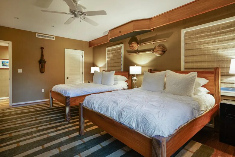 Home Exchange in Kahuku, HI, spacious guest bedroom with two queens