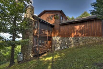 Home Exchange in Mineral Bluff, GA, cabin on a hill