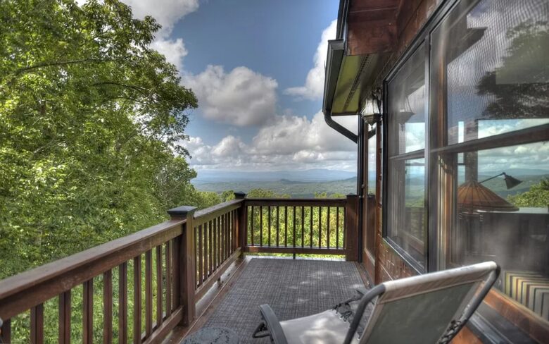 Home Exchange in Mineral Bluff, GA, outdoor lounge