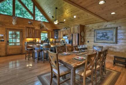 Home Exchange in Mineral Bluff, GA, dining room off kitchen