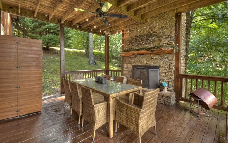 Home Exchange in Mineral Bluff, GA, dining space outdoor