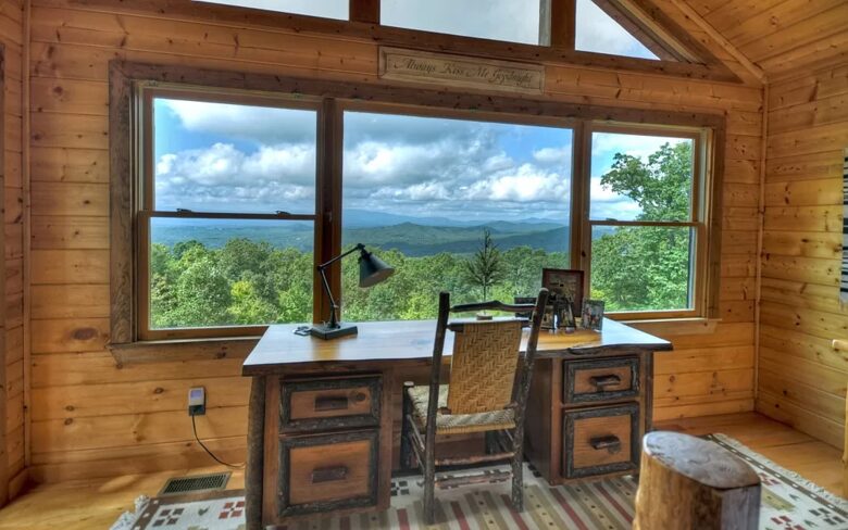 Home Exchange in Mineral Bluff, GA, master bedroom office space