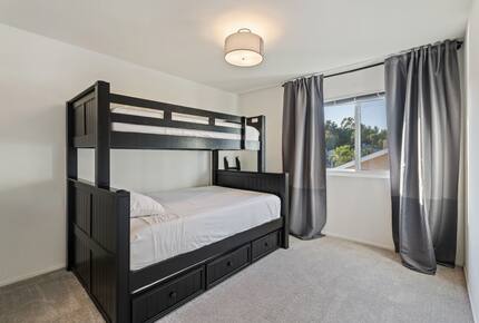 Guest room with bunk beds