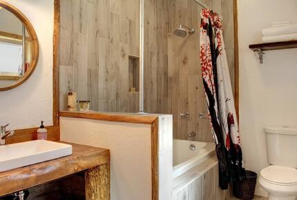 Big Bear BaseCamp Cabin - Big Bear Lake, California